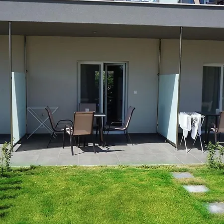Apartment Finikas Garden Beach