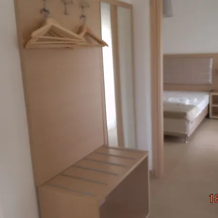 Finikas Garden Beach Nikiti (Sithonia)