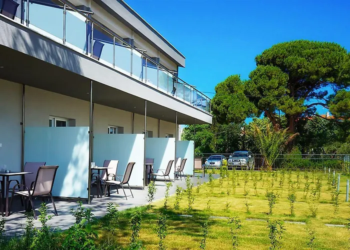 Finikas Garden Apartament *