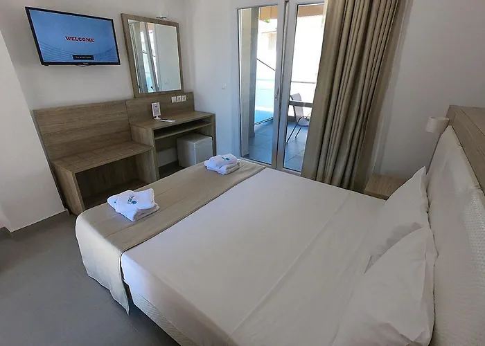 Apartament Finikas Garden *