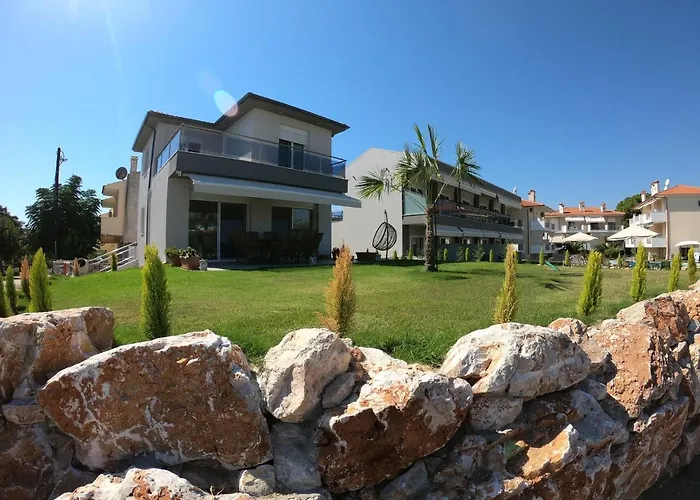 Finikas Garden شقة نيكيتي