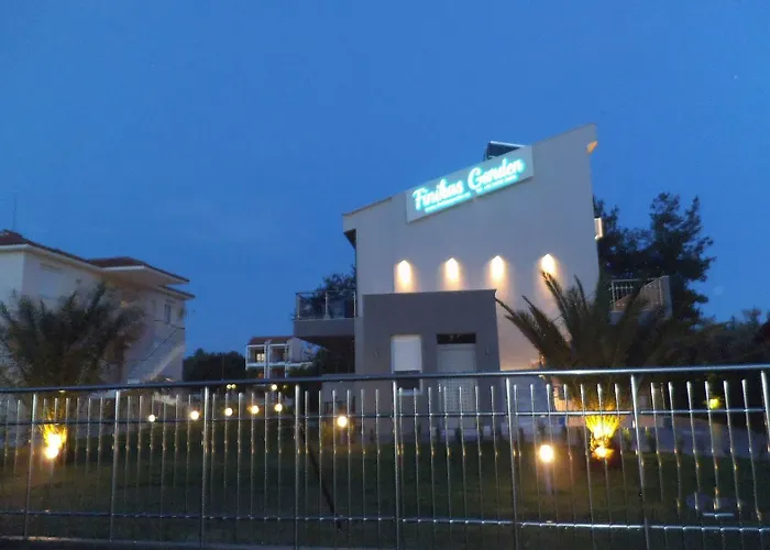 Finikas Garden דירה ניקיטי