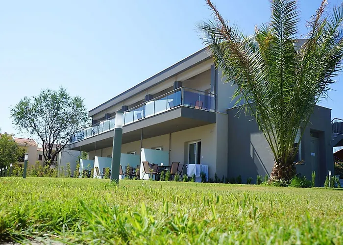Finikas Garden ניקיטי